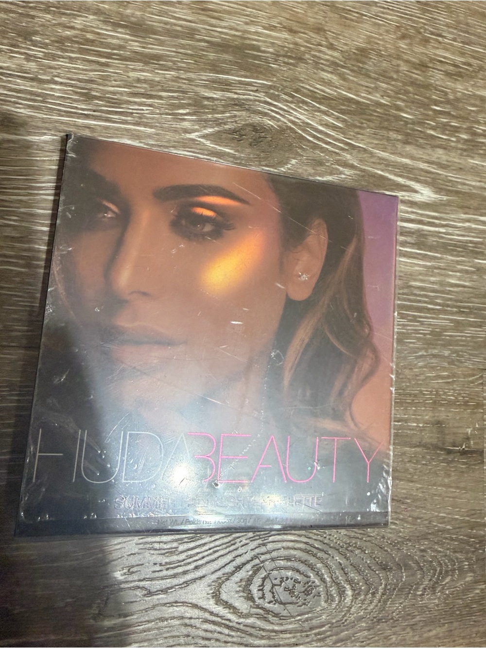 Huda Beauty summer highlighter Palette - Sunset Glow
